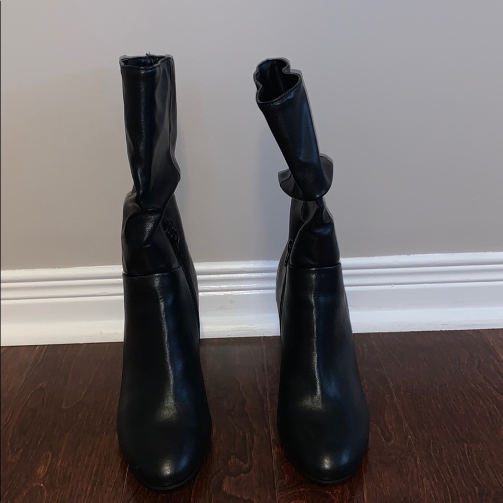 KSTUDIO BLACK BOOTS